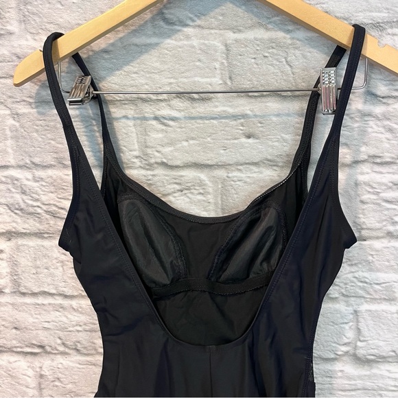 La Blanca by Rod Beattie blk one piece bathing suit size 10 w/ mesh V cut outs - Picture 12 of 14